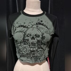 ROMWE Black and Green Skull Crop Top